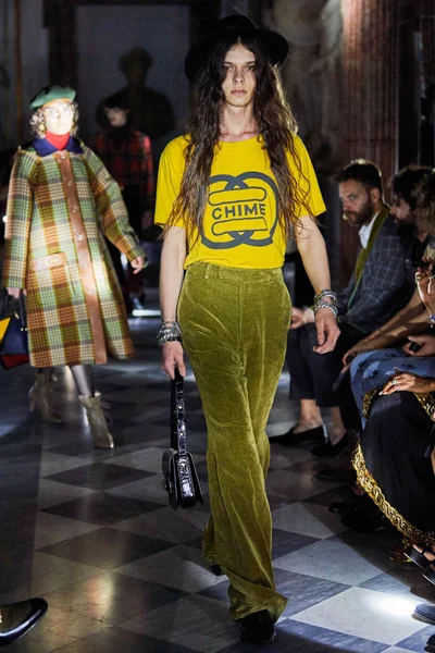 Look 13
